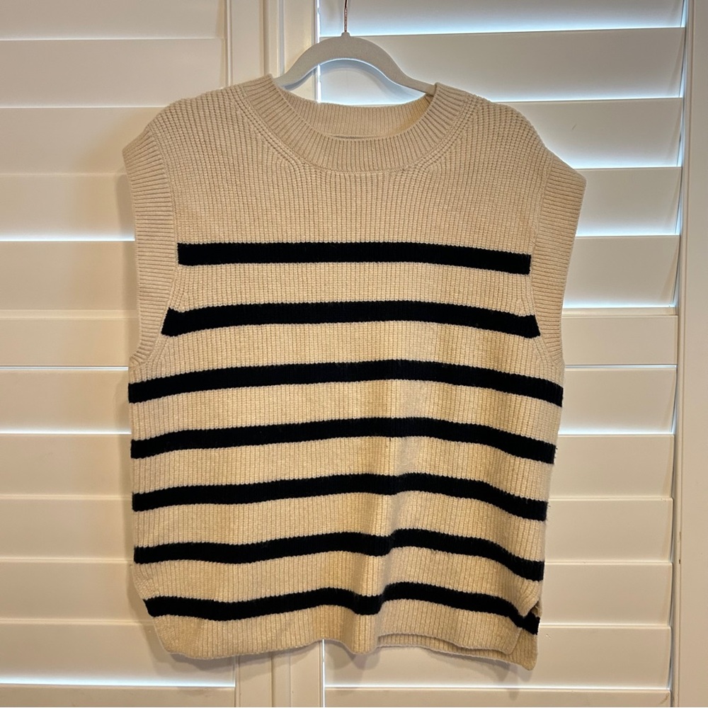 Zara Striped Crewneck Sweater Vest Cream Navy Size Medium